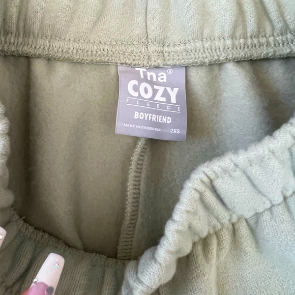 Aritzia Cozy Fleece Boyfriend Sweatpants - size 2XS - Picture 2 of 5